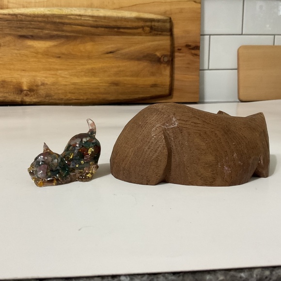 VTG Hand Carved Wooden Cat Figure Curled Up Sleeping & Small Resin Cat Figure - Picture 4 of 8